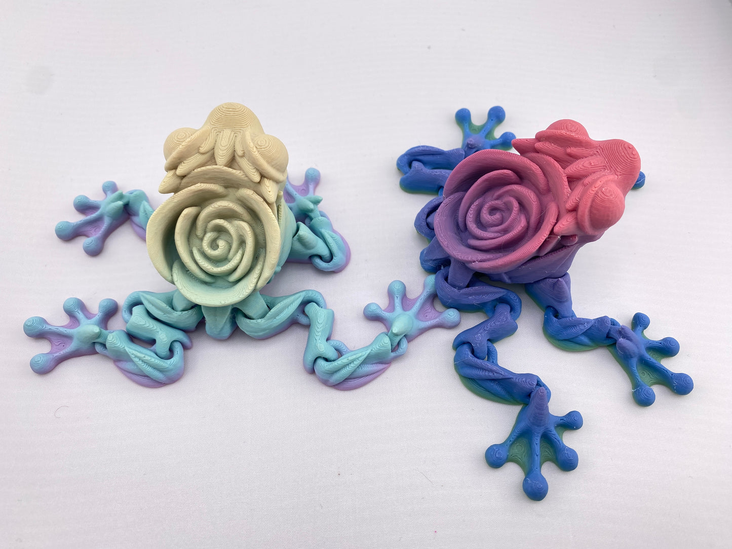 Single Color Rose Frog Figurine Decoration