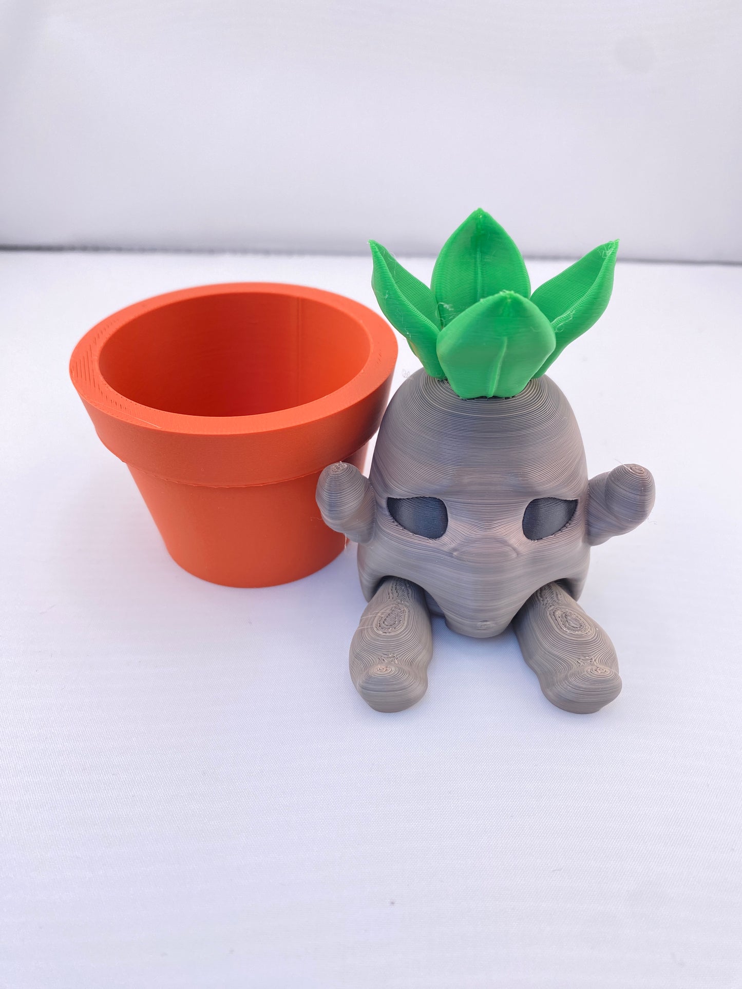 HP Screaming Root Figurine With Pot
