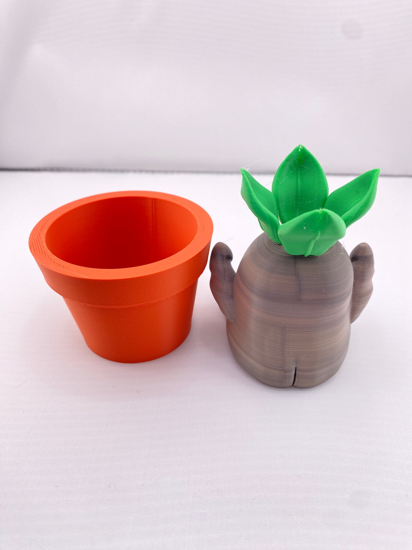 HP Screaming Root Figurine With Pot