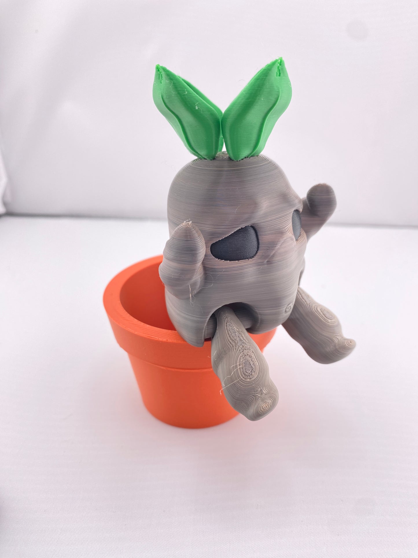 HP Screaming Root Figurine With Pot