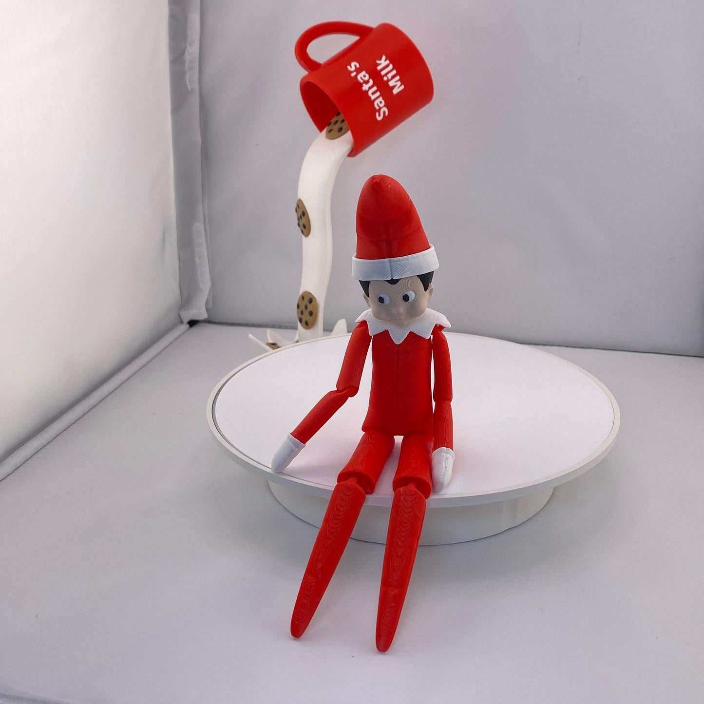Elf On The Ledge Figurine Decoration